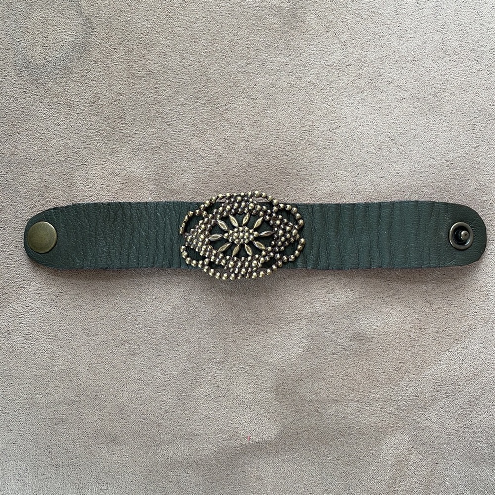 Pamela Bloom Bracelet Olive Green Leather Strap 7"